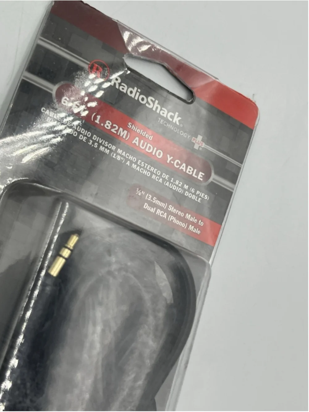 New RADIO SHACK shielded 6-Ft (1.82m) Gold-plated Audio Y-Cable 1/8